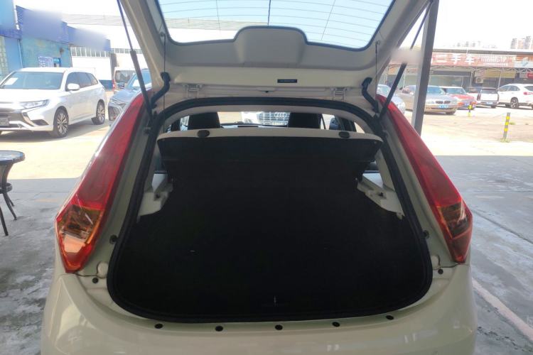 Used MG 3 2014 1.5L AMT Elite Edition Trunk