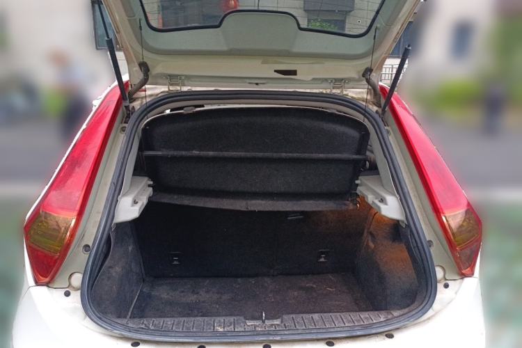 Used MG 3 2014 1.5L AMT Elite Edition Trunk