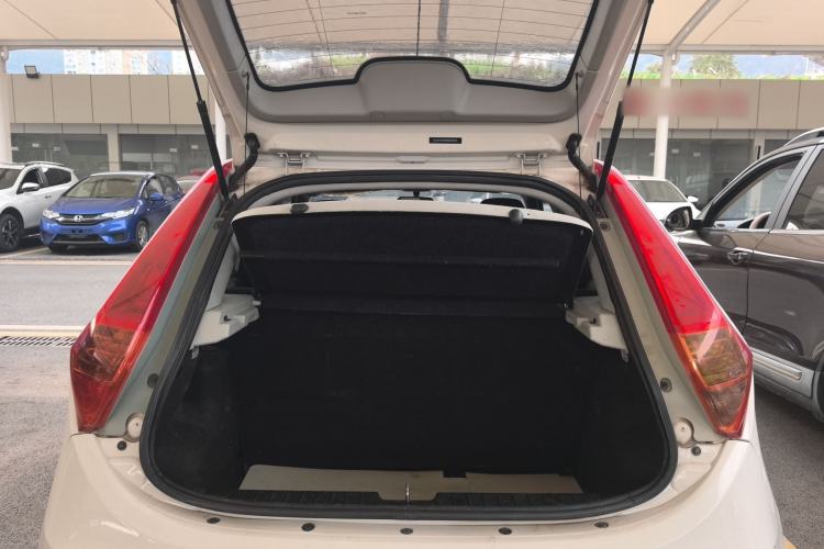 Used MG 3 2014 1.3L Manual Comfort Edition Trunk