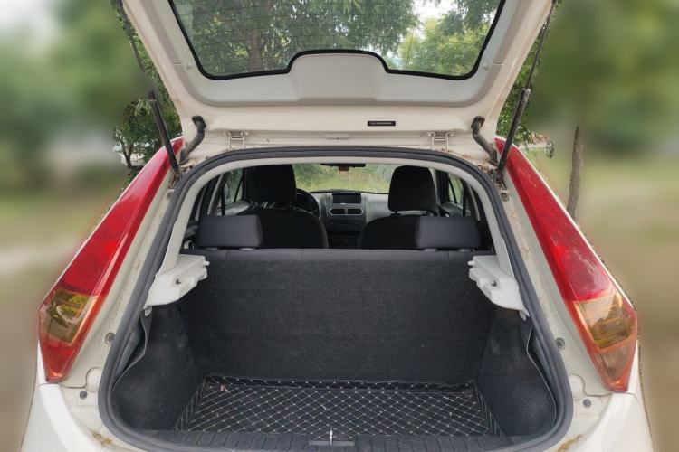 Used MG 3 2014 1.3L Manual Comfort Edition Trunk