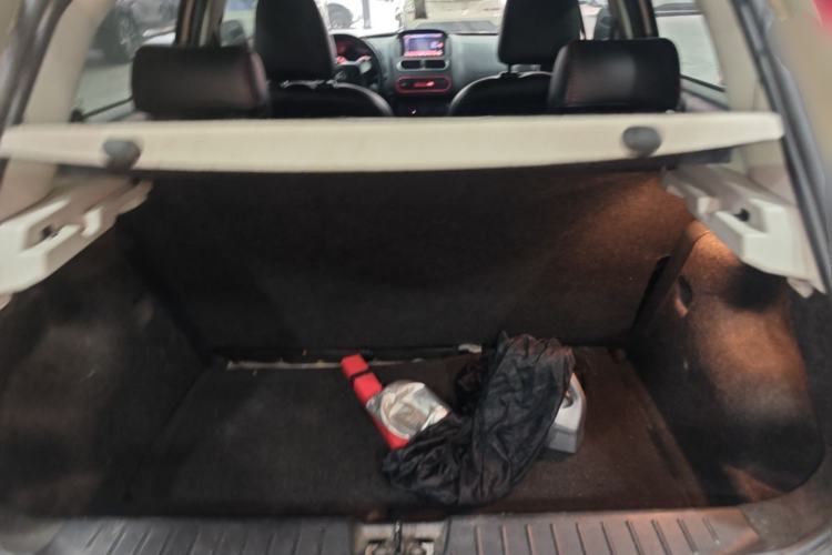 Used MG 3 2014 1.3L AMT Comfort Edition Trunk