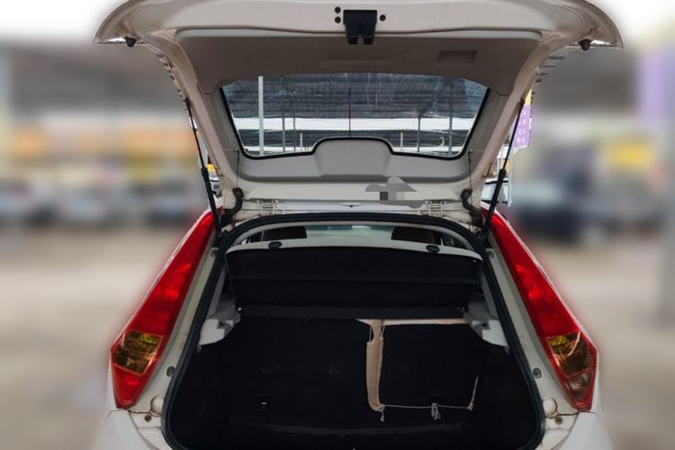Used MG 3 2014 1.5L AMT Elite Edition Trunk