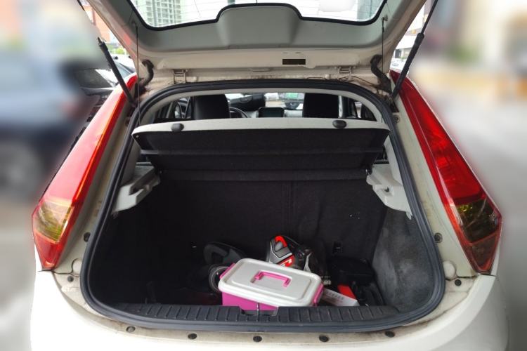 Used MG 3 2014 1.5L AMT Elite Edition Trunk