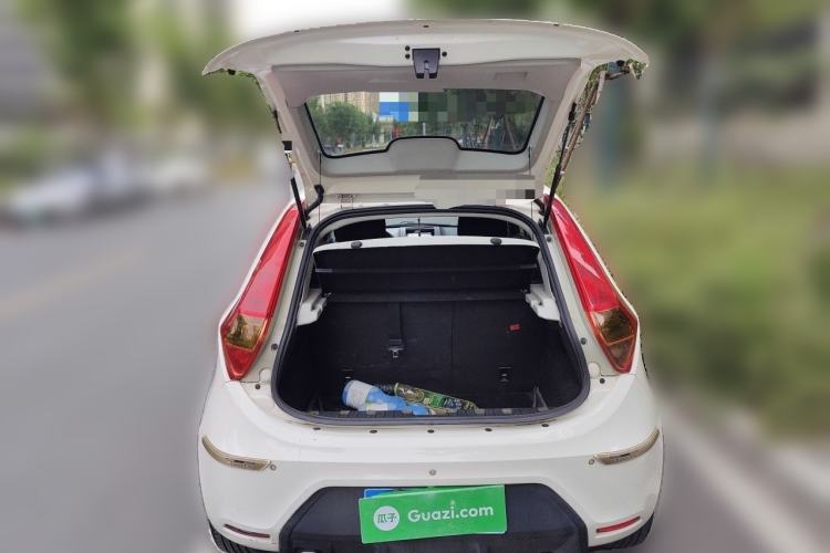 Used MG 3 2014 1.5L AMT Elite Edition Trunk