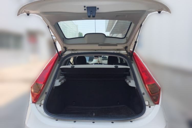 Used MG 3 2014 1.5L AMT Elite Edition Trunk