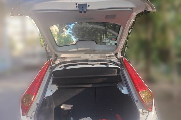 Used MG 3 2014 1.5L AMT Elite Edition Trunk