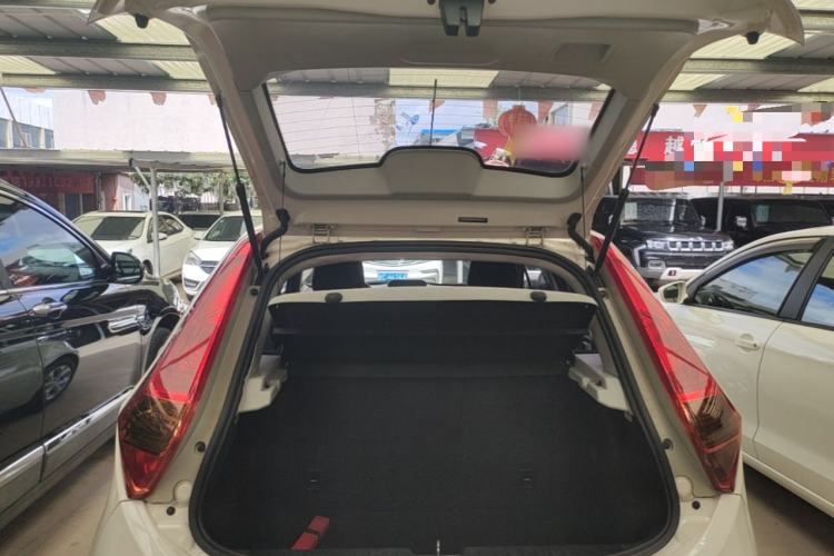 Used MG 3 2014 1.5L AMT Elite Edition Trunk