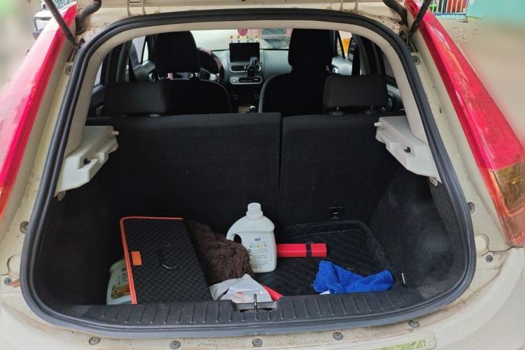 Used MG 3 2014 1.5L AMT Elite Edition Trunk