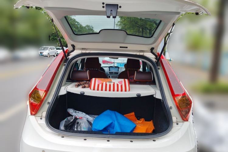 Used MG 3 2014 1.5L AMT Elite Edition Trunk