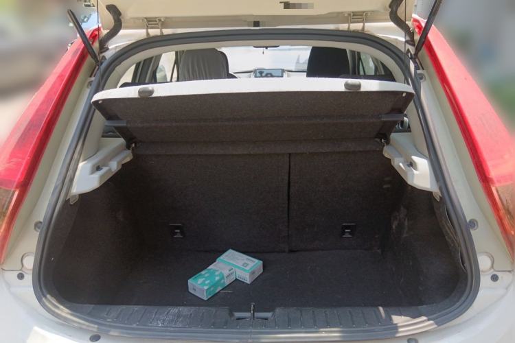 Used MG 3 2014 1.5L AMT Elite Edition Trunk