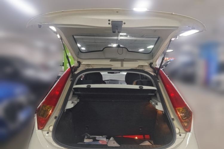 Used MG 3 2014 1.5L AMT Elite Edition Trunk