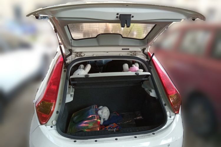 Used MG 3 2014 1.3L AMT Comfort Edition Trunk