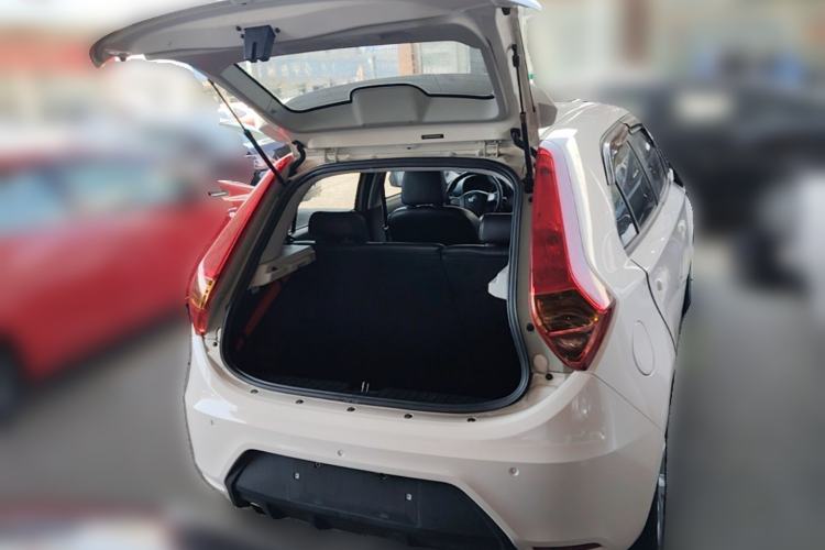 Used MG 3 2014 1.5L AMT Elite Edition Trunk