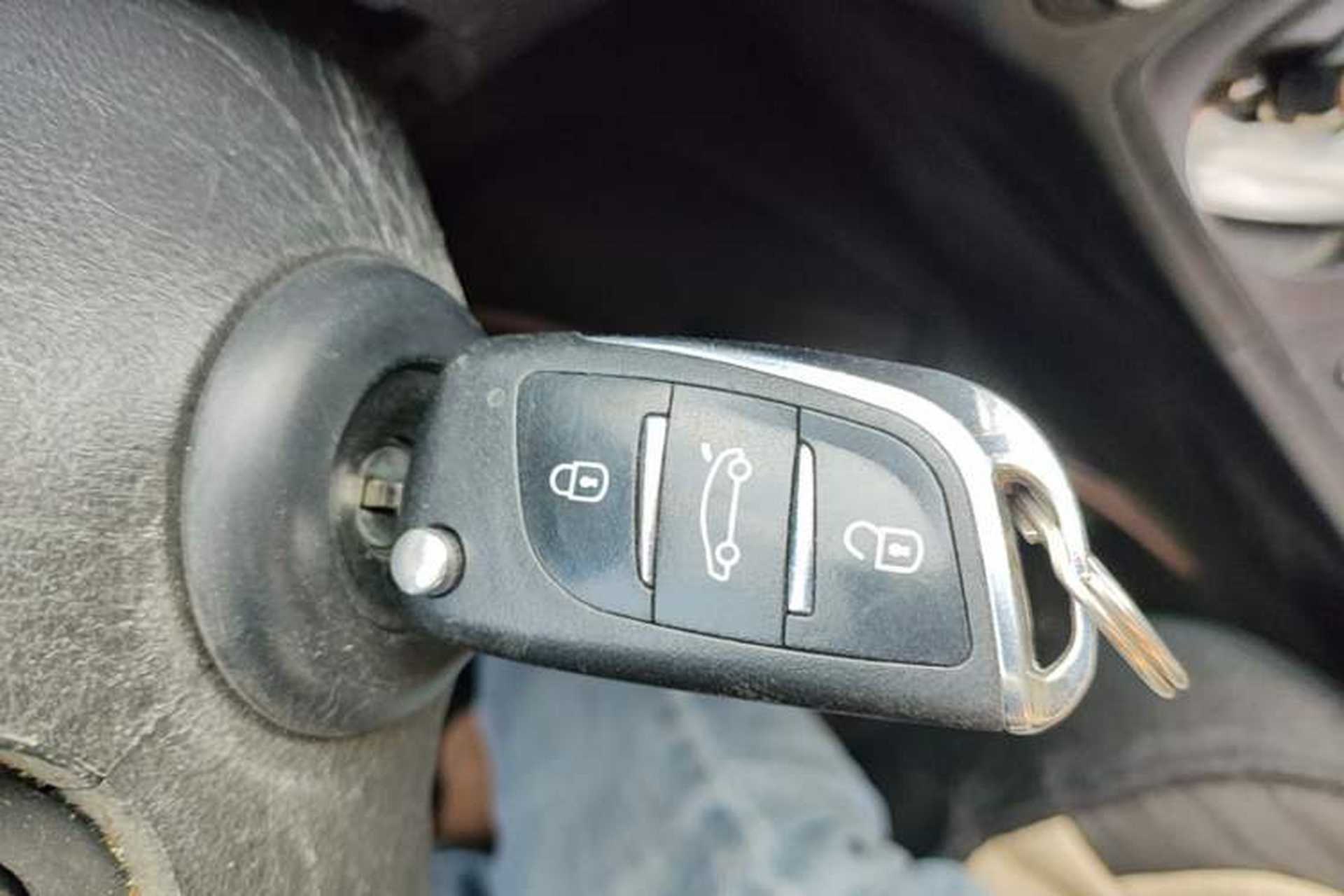 Used MG 3 2014 1.5L AMT Elite Edition Vehicle Key