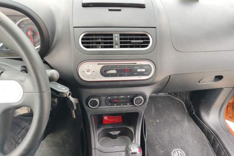 Used MG 3 2014 1.5L AMT Elite Edition Audio And AC Panel