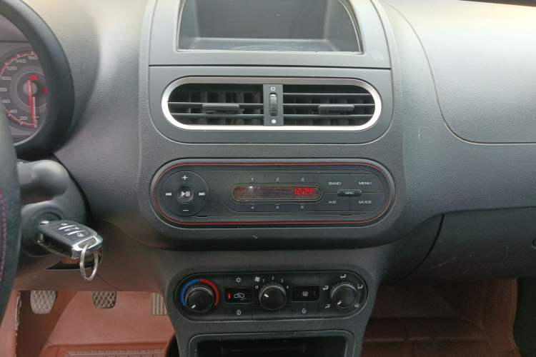 Used MG 3 2014 1.3L Manual Comfort Edition Audio And AC Panel