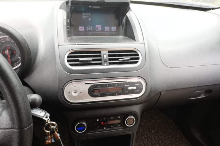 Used MG 3 2014 1.5L AMT Elite Edition Audio And AC Panel