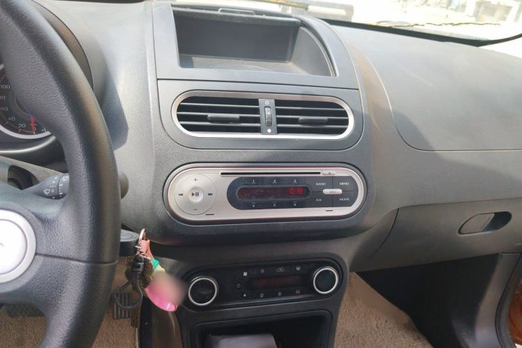 Used MG 3 2014 1.5L AMT Elite Edition Audio And AC Panel