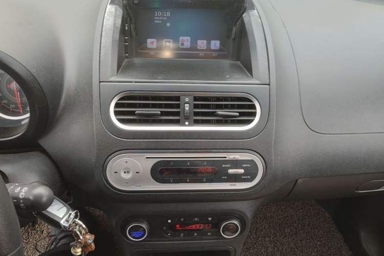 Used MG 3 2014 1.5L AMT Elite Edition Audio And AC Panel