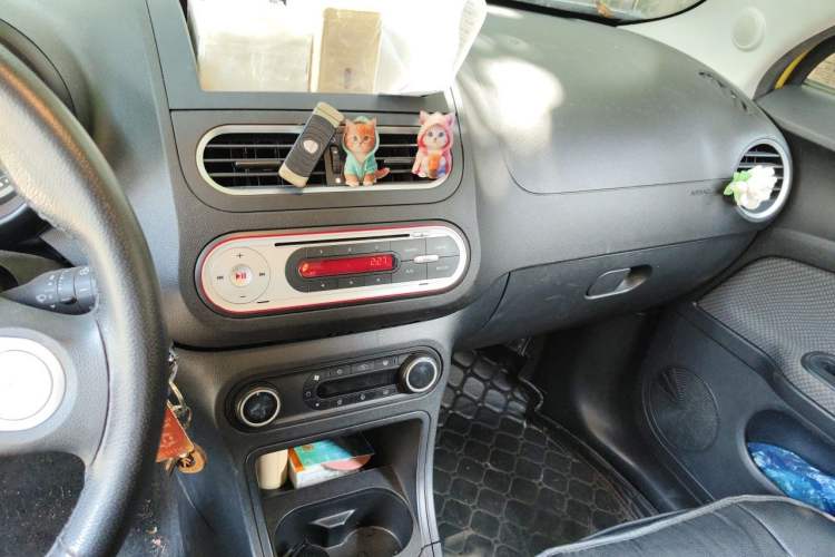 Used MG 3 2014 1.5L Manual Elite Edition Audio And AC Panel