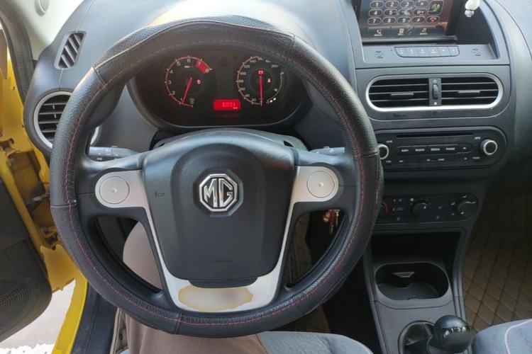Used MG 3 2014 1.3L Manual Comfort Edition Center Console