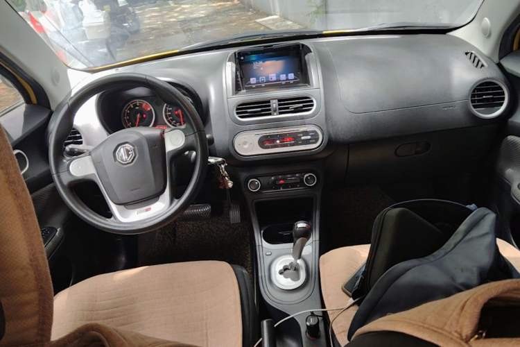 Used MG 3 2014 1.5L AMT Elite Edition Center Console