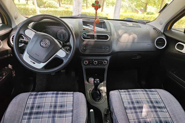 Used MG 3 2014 1.3L Manual Comfort Edition Center Console