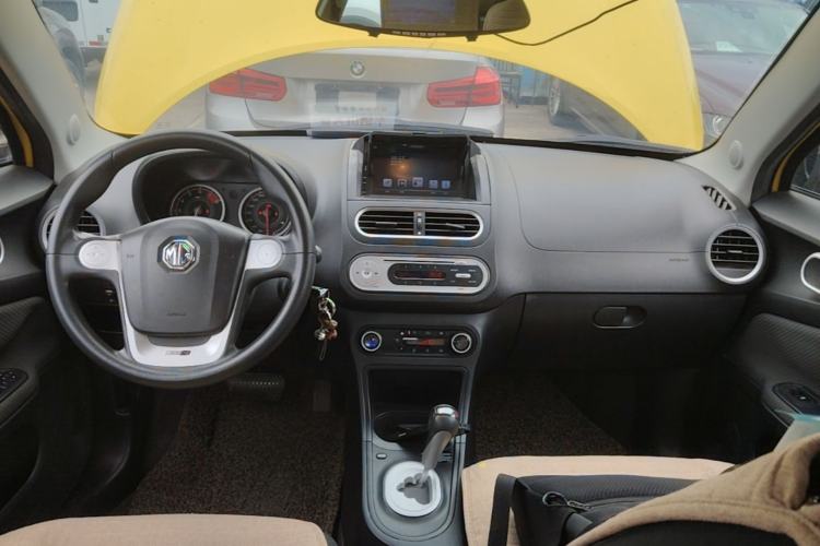 Used MG 3 2014 1.5L AMT Elite Edition Center Console