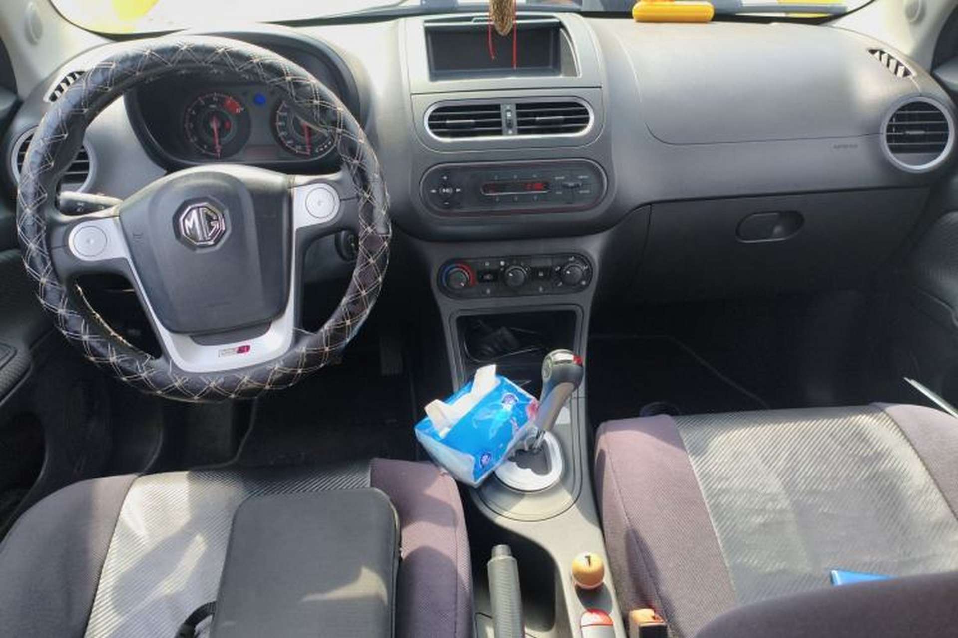Used MG 3 2014 1.3L AMT Comfort Edition Center Console