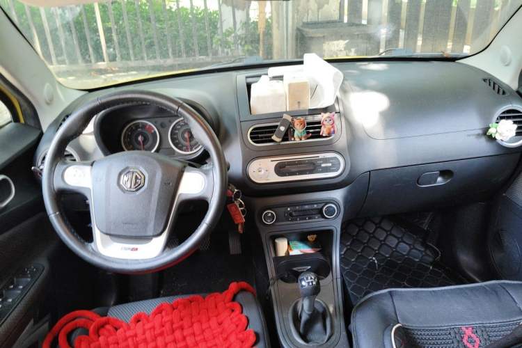 Used MG 3 2014 1.5L Manual Elite Edition Center Console