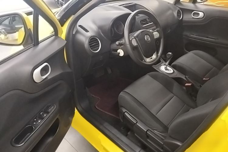 Used MG 3 2014 1.5L AMT Elite Edition Driver Seat