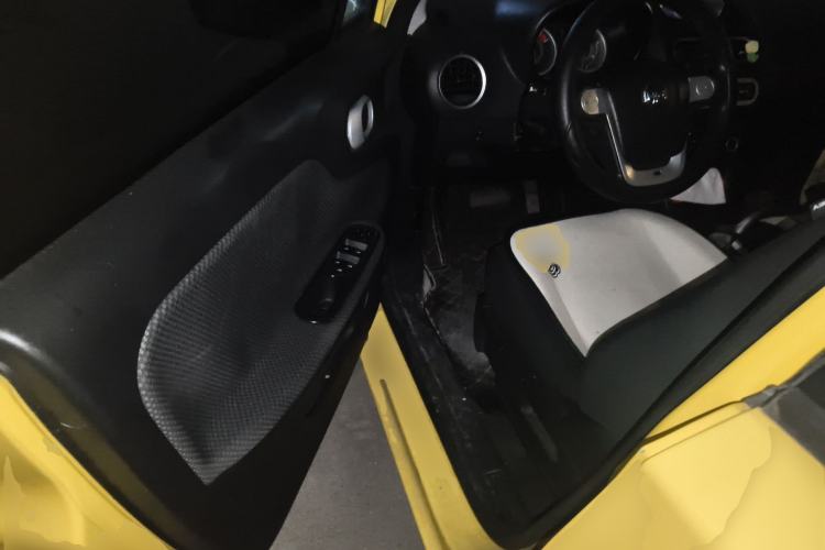 Used MG 3 2014 1.5L AMT Elite Edition Driver Seat
