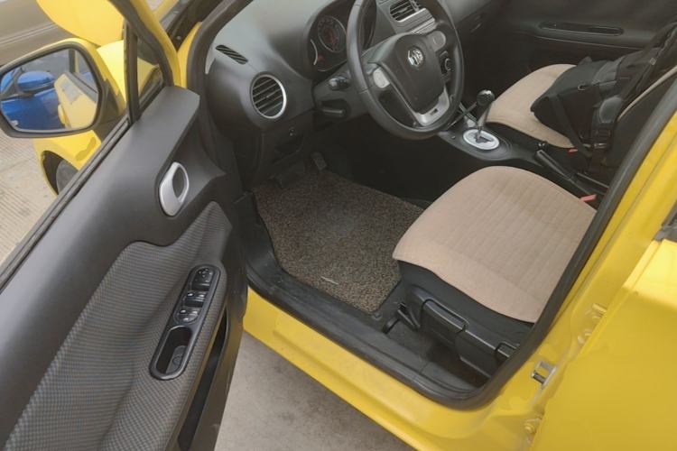 Used MG 3 2014 1.5L AMT Elite Edition Driver Seat