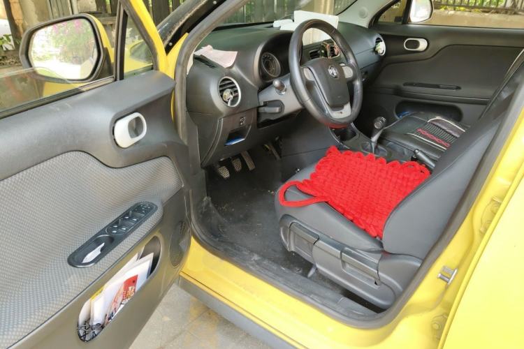 Used MG 3 2014 1.5L Manual Elite Edition Driver Seat