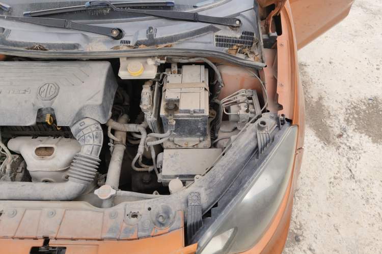 Used MG 3 2014 1.5L AMT Elite Edition Engine Bay Left