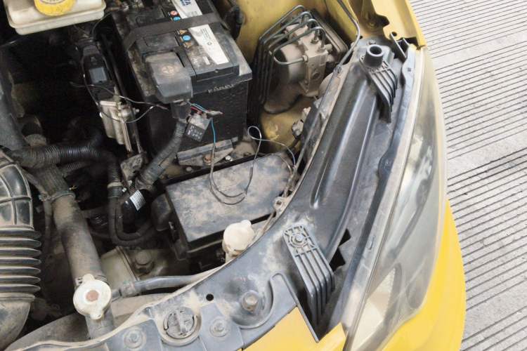 Used MG 3 2014 1.3L AMT Comfort Edition Engine Bay Left