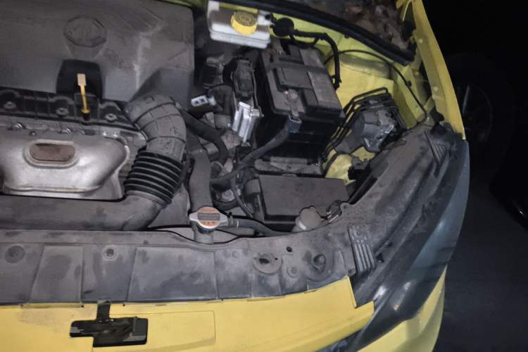 Used MG 3 2014 1.5L AMT Elite Edition Engine Bay Left