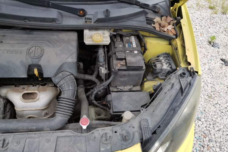 Used MG 3 2014 1.5L AMT Elite Edition Engine Bay Left