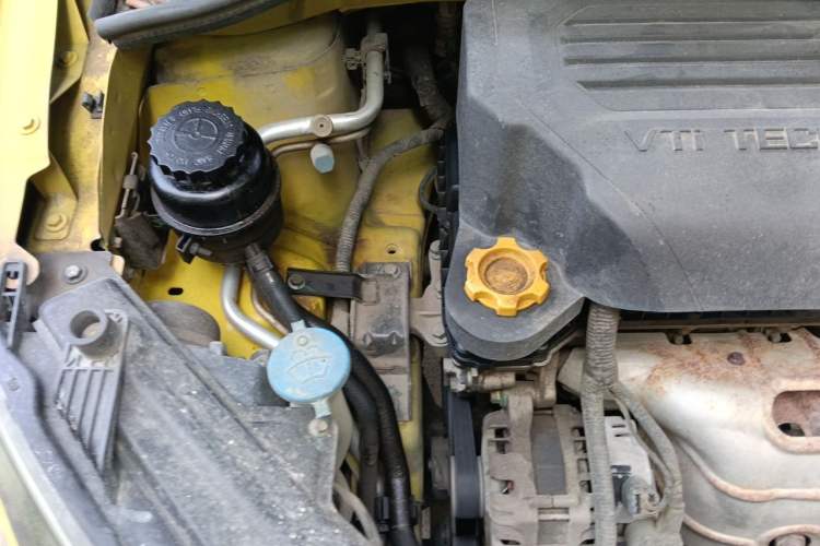 Used MG 3 2014 1.5L Manual Elite Edition Engine Bay Right