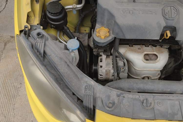 Used MG 3 2014 1.5L AMT Elite Edition Engine Bay Right