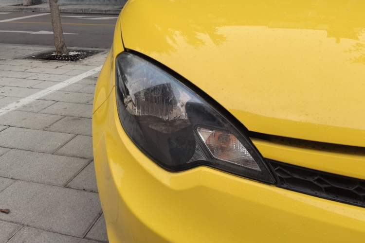 Used MG 3 2014 1.5L AMT Luxury Edition Exterior 6