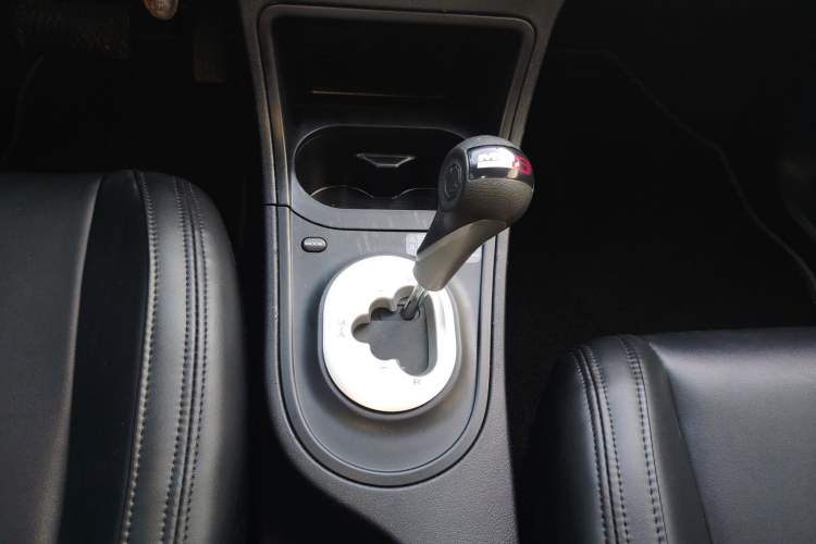 Used MG 3 2014 1.5L AMT Elite Edition Gear Lever
