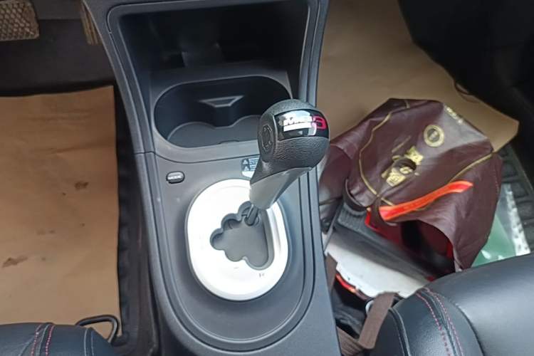 Used MG 3 2014 1.5L AMT Luxury Edition Gear Lever
