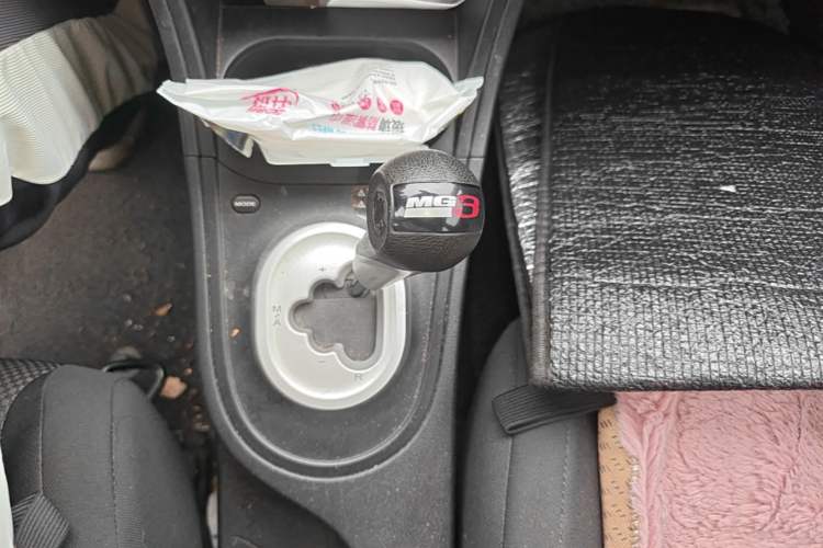 Used MG 3 2014 1.3L AMT Comfort Edition Gear Lever