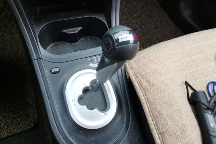 Used MG 3 2014 1.5L AMT Elite Edition Gear Lever