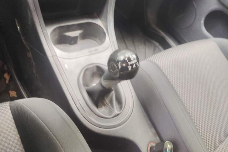 Used MG 3 2014 1.5L Manual Elite Edition Gear Lever