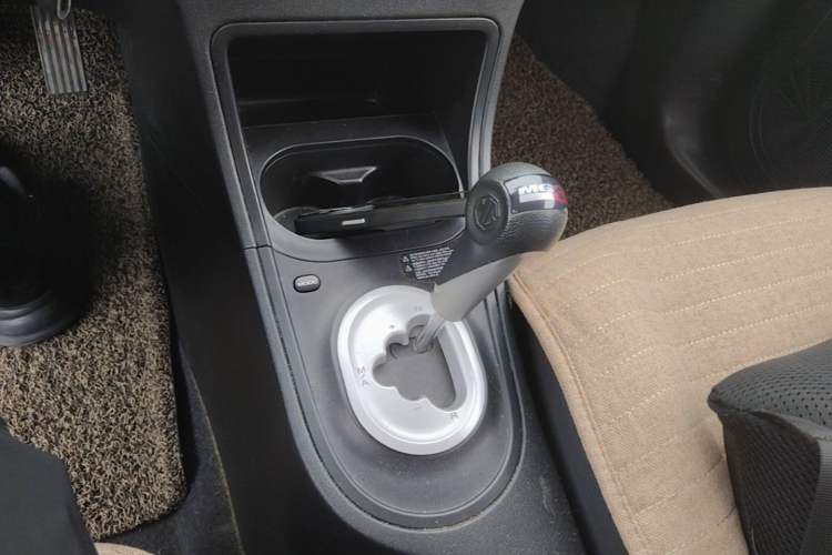Used MG 3 2014 1.5L AMT Elite Edition Gear Lever