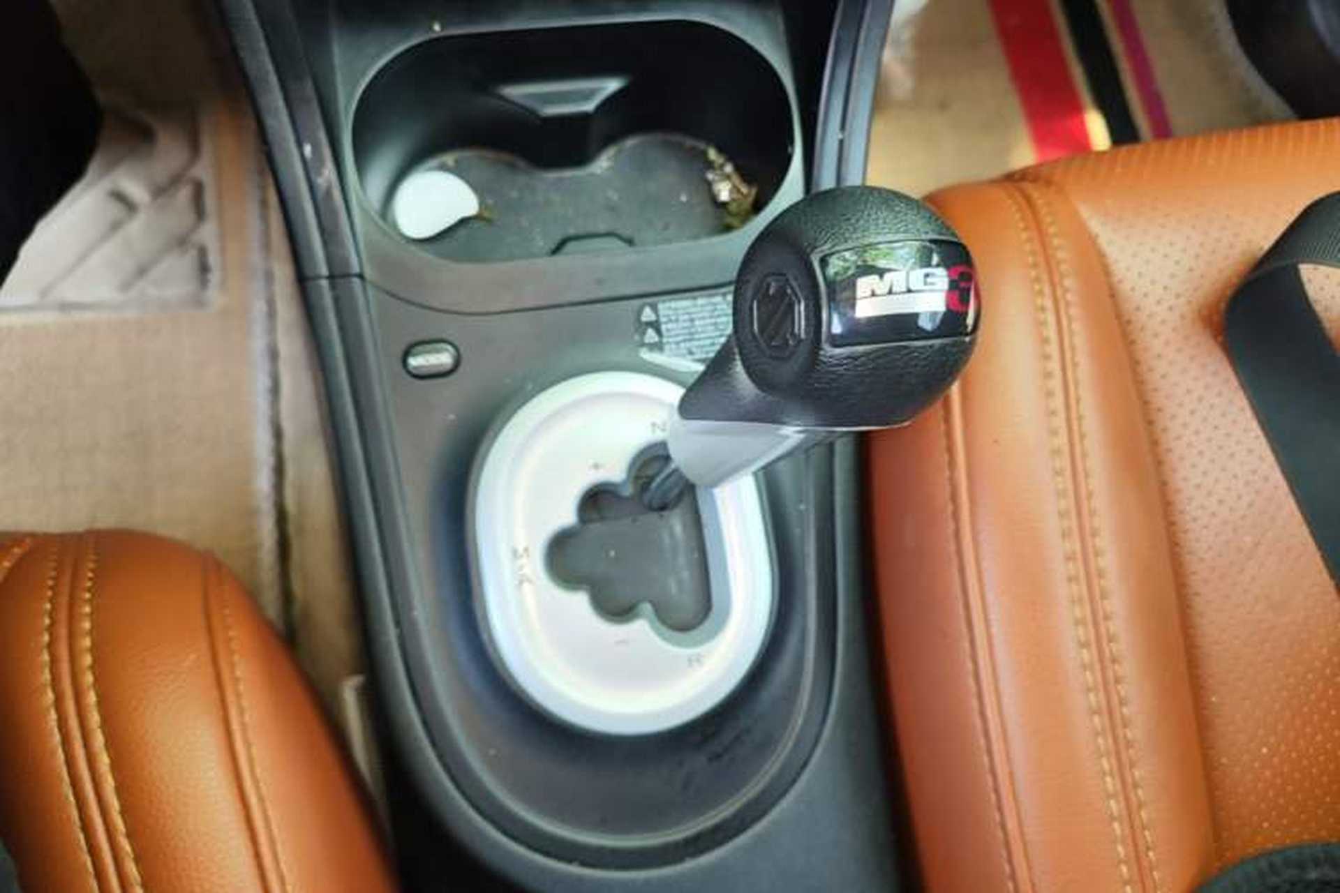 Used MG 3 2014 1.5L AMT Elite Edition Gear Lever