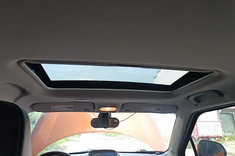 Used MG 3 2014 1.5L AMT Luxury Edition Headliner