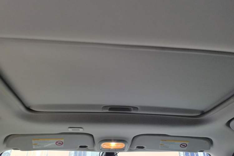Used MG 3 2014 1.5L AMT Luxury Edition Headliner